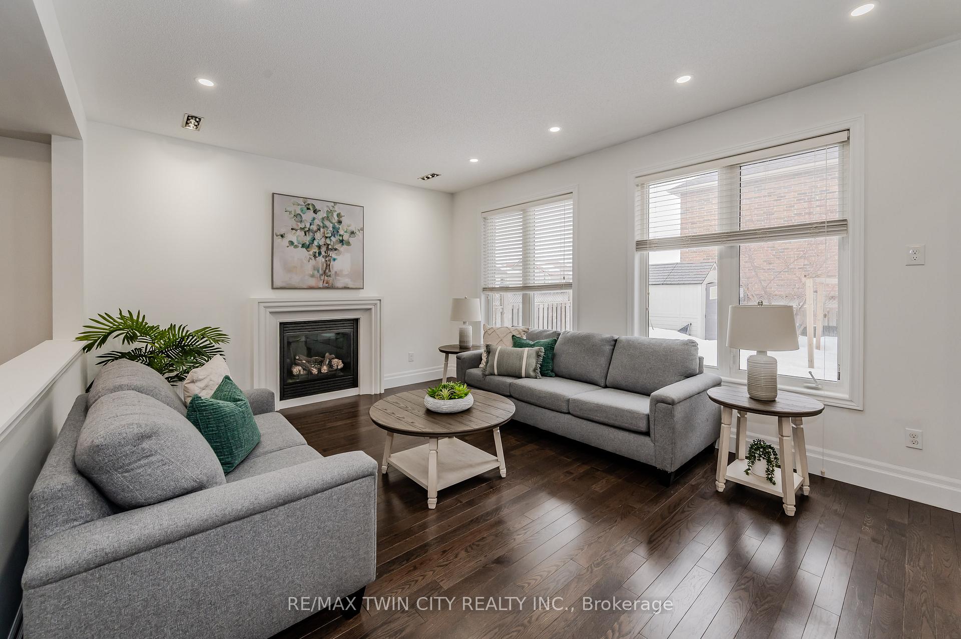 Photo 15 of 498 Thomas Slee Drive, Kitchener, Doon South — HOMEH
