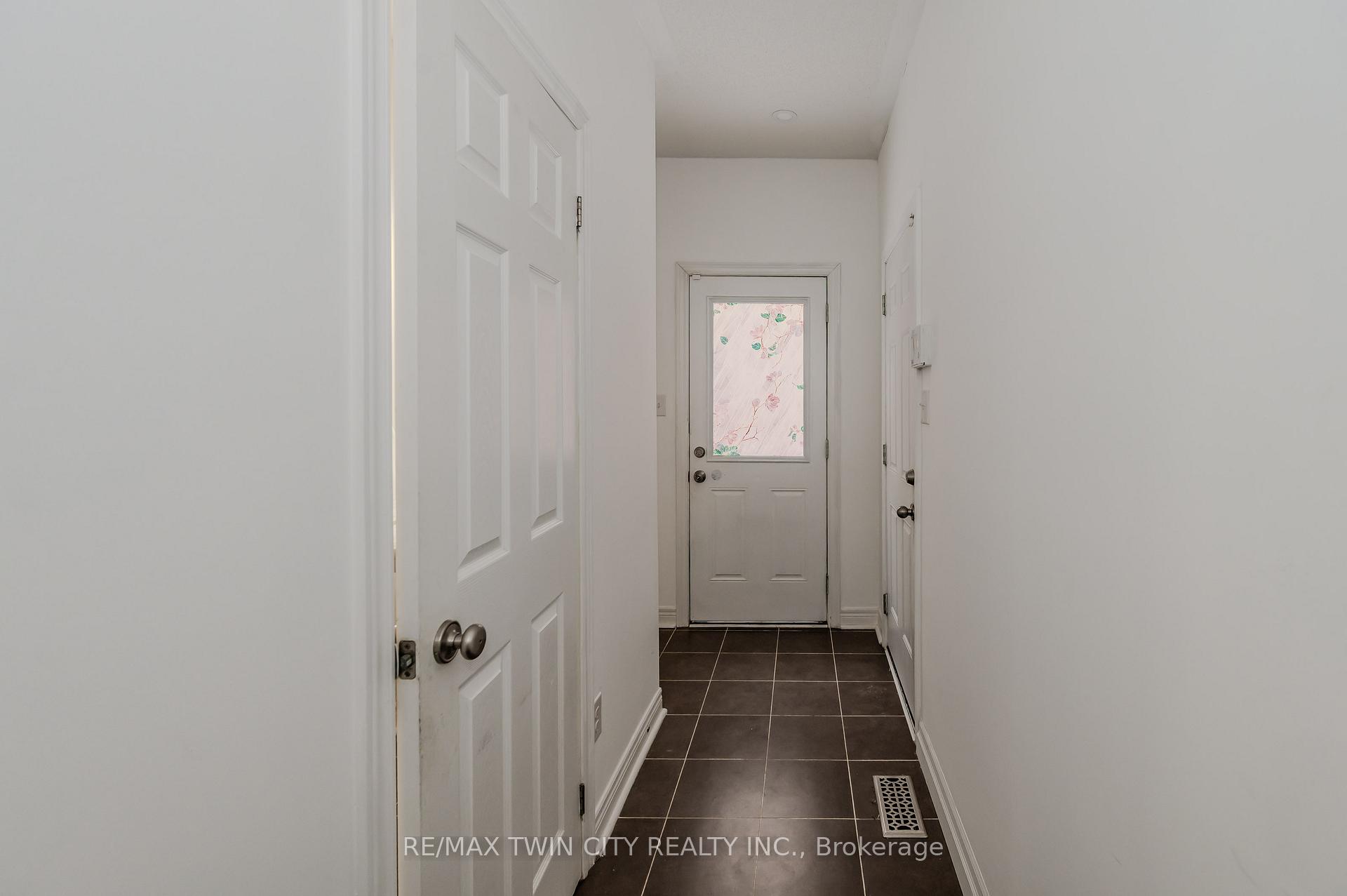 Photo 18 of 498 Thomas Slee Drive, Kitchener, Doon South — HOMEH