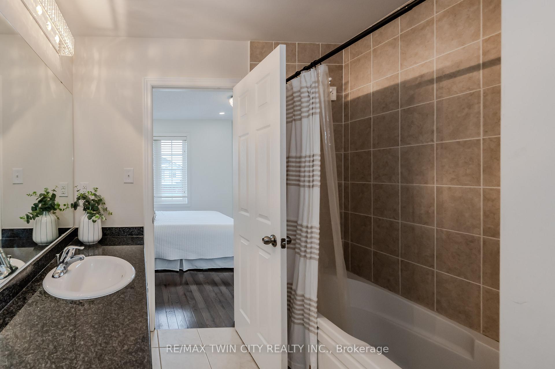 Photo 24 of 498 Thomas Slee Drive, Kitchener, Doon South — HOMEH