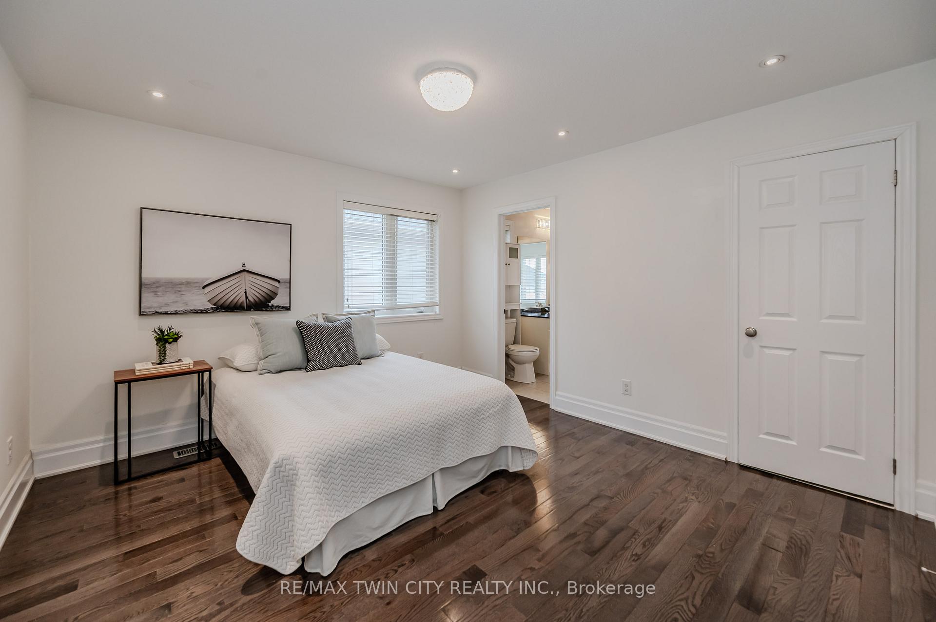 Photo 25 of 498 Thomas Slee Drive, Kitchener, Doon South — HOMEH