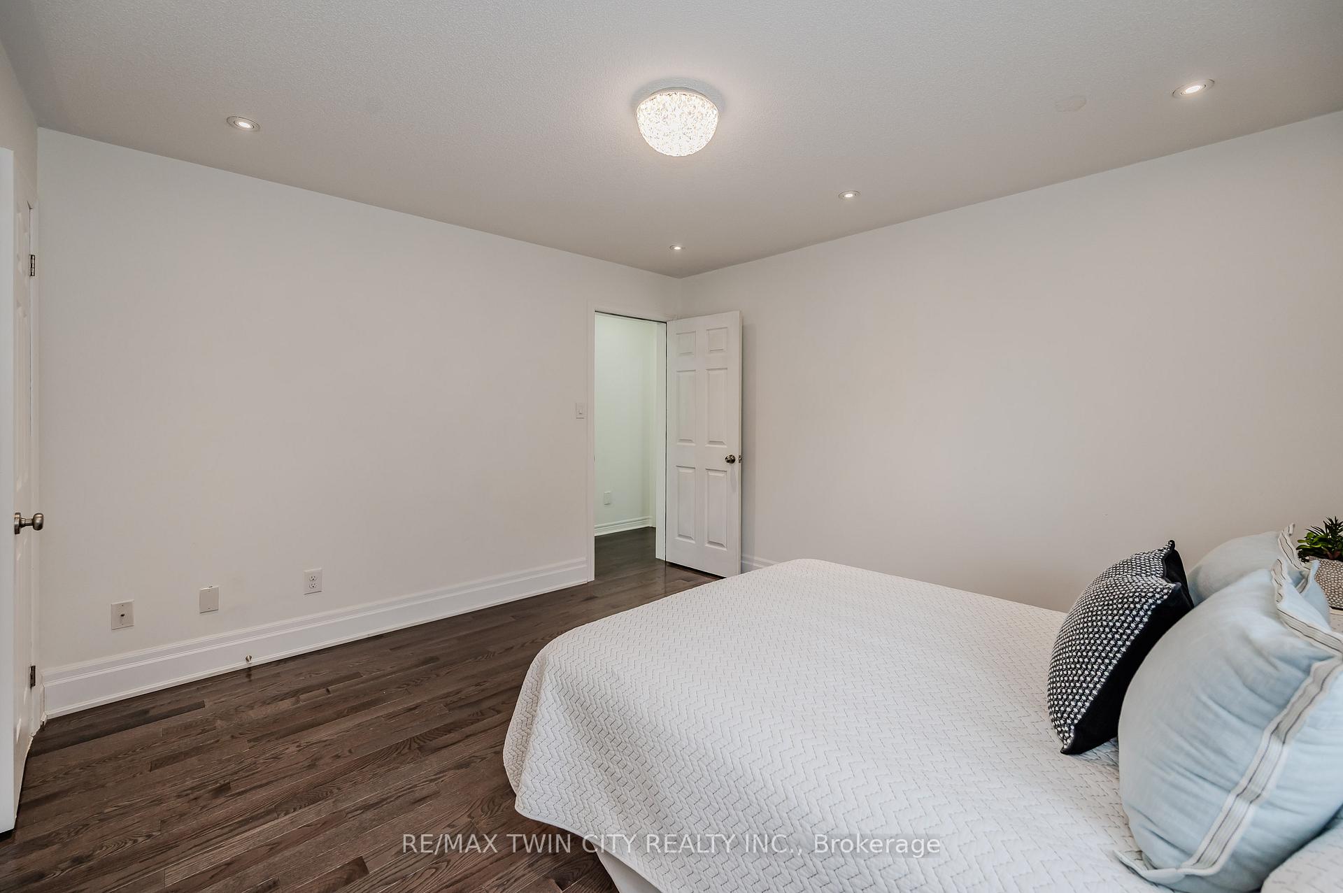 Photo 26 of 498 Thomas Slee Drive, Kitchener, Doon South — HOMEH