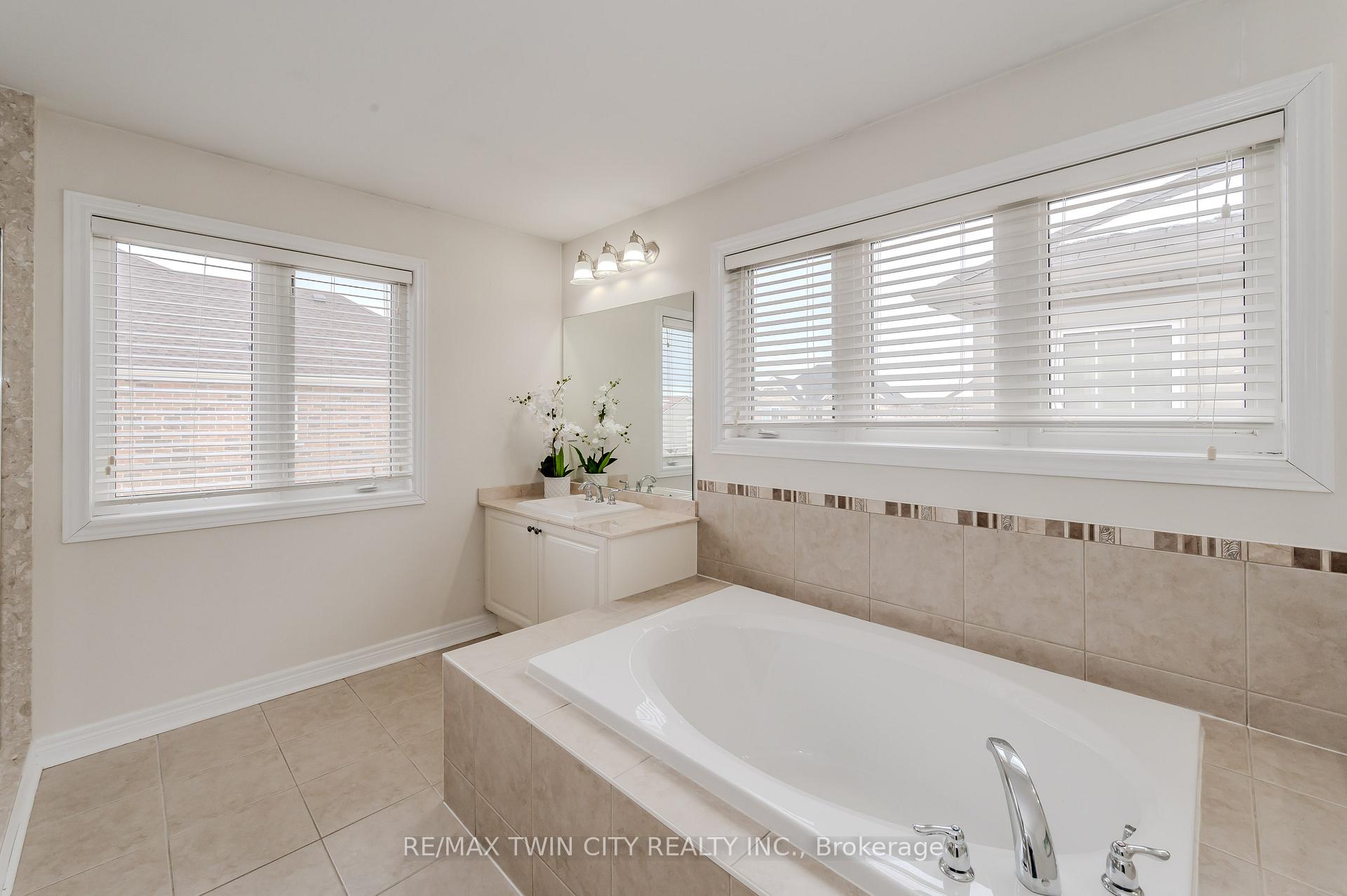 Photo 34 of 498 Thomas Slee Drive, Kitchener, Doon South — HOMEH