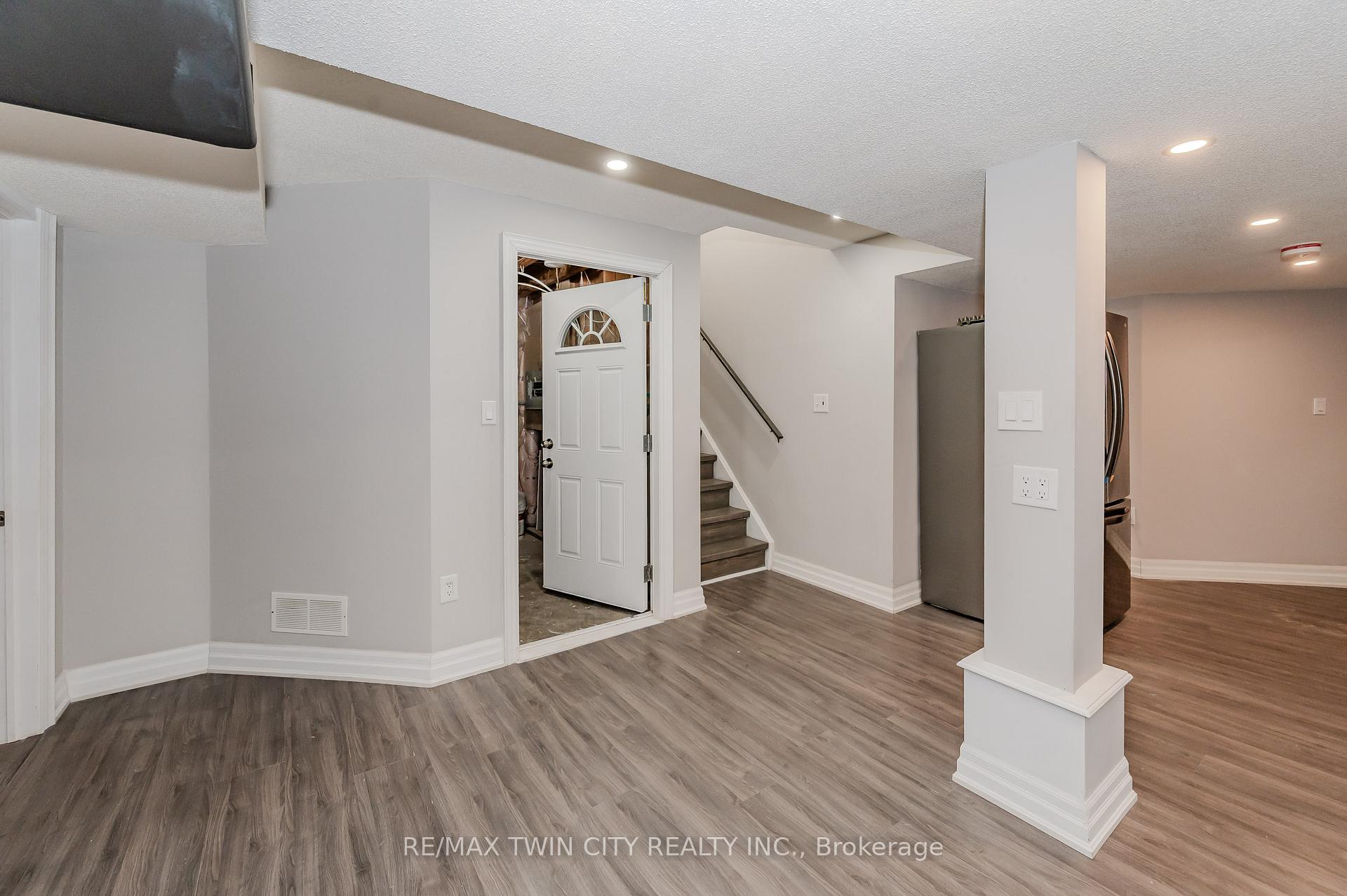 Photo 37 of 498 Thomas Slee Drive, Kitchener, Doon South — HOMEH