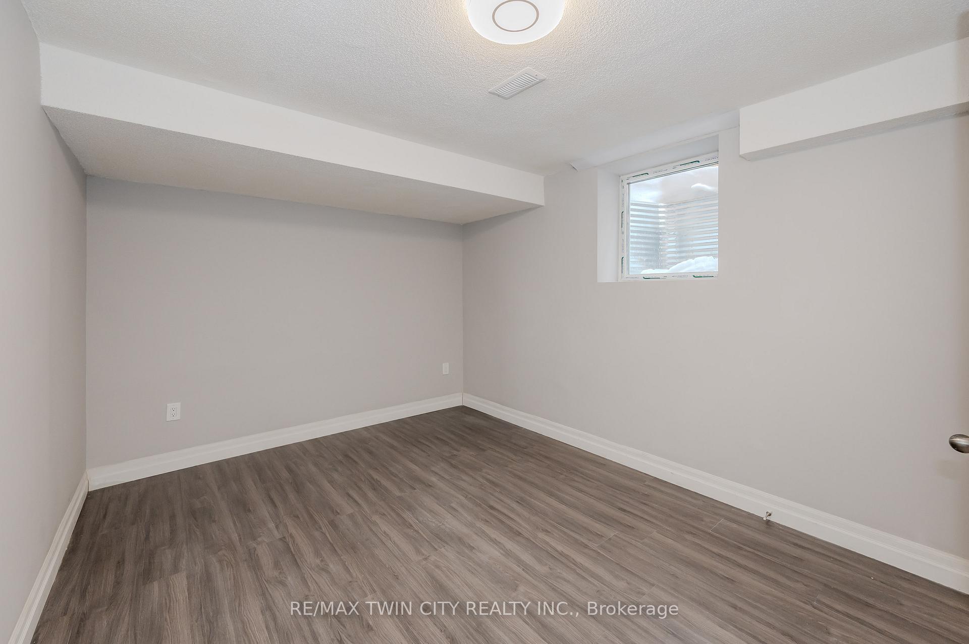 Photo 42 of 498 Thomas Slee Drive, Kitchener, Doon South — HOMEH
