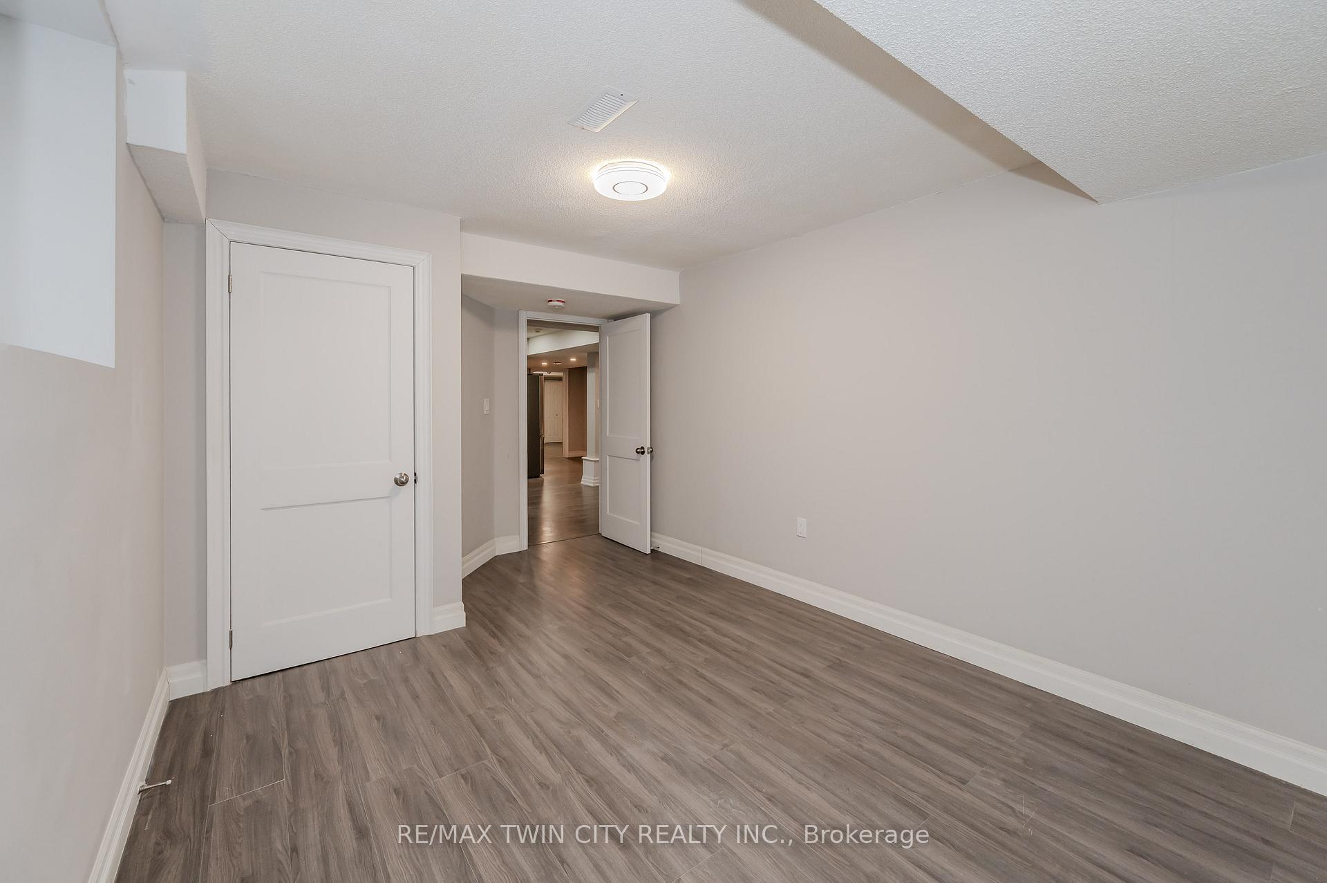 Photo 43 of 498 Thomas Slee Drive, Kitchener, Doon South — HOMEH