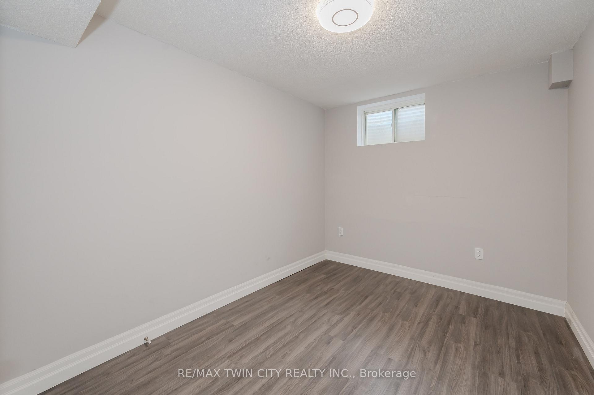 Photo 44 of 498 Thomas Slee Drive, Kitchener, Doon South — HOMEH