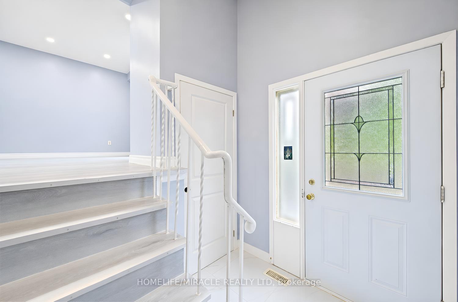 Photo 2 of 177 Westmore Drive S, Etobicoke, West Humber-Clairville — HOMEH