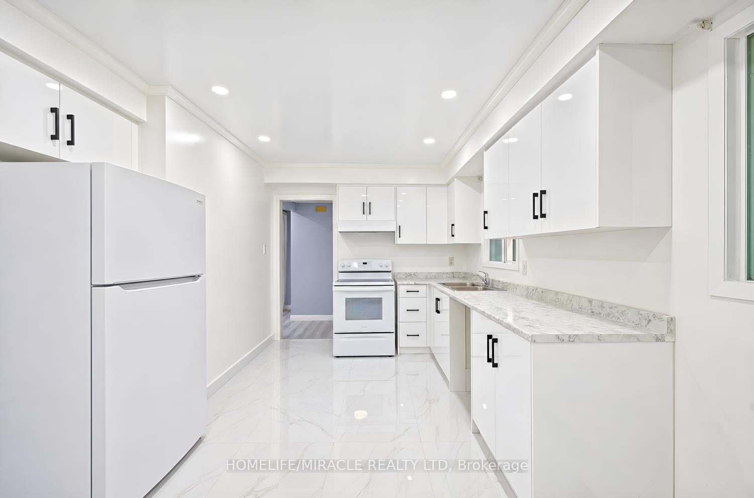 Photo 12 of 177 Westmore Drive S, Etobicoke, West Humber-Clairville — HOMEH