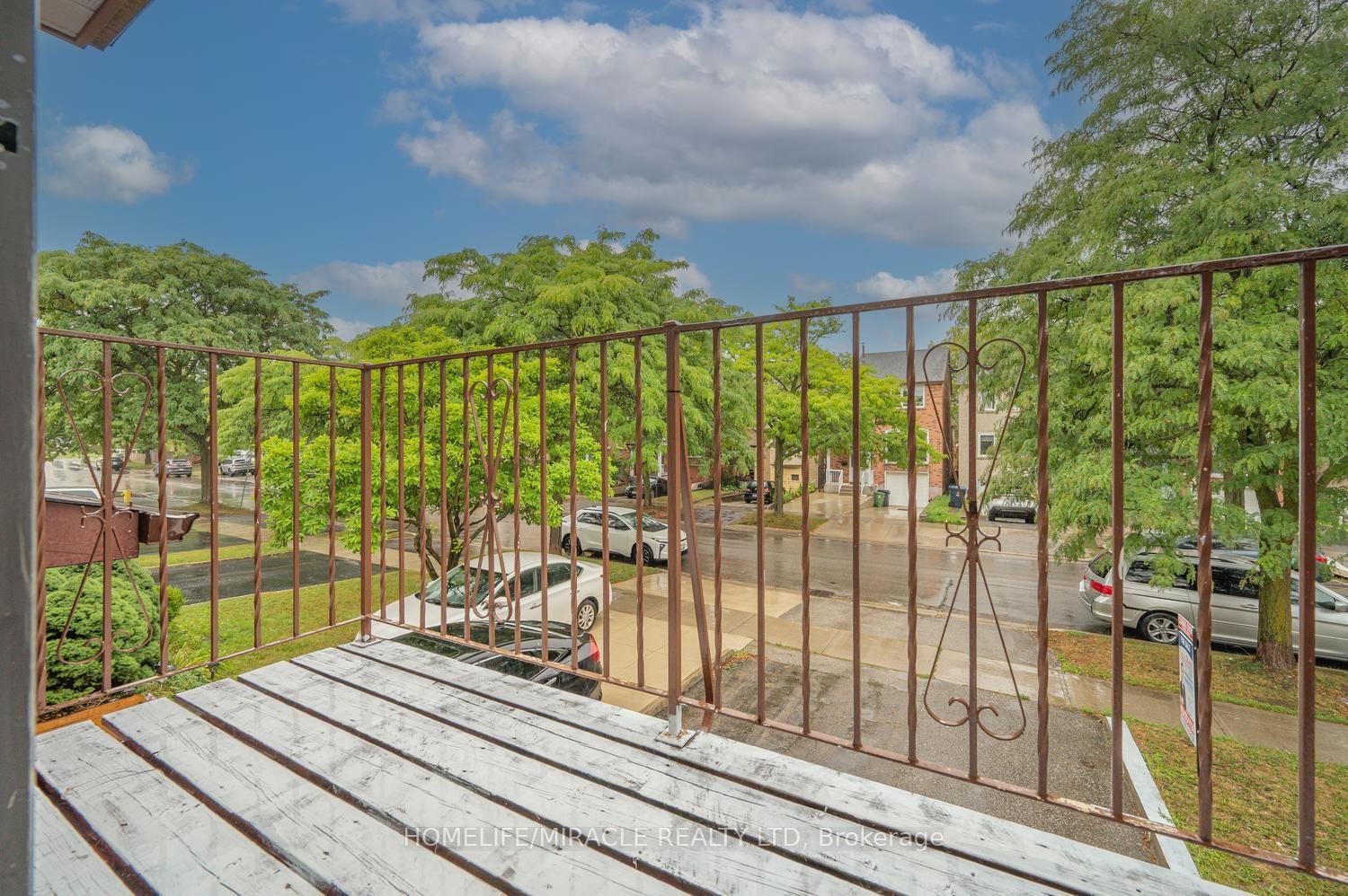 Photo 15 of 177 Westmore Drive S, Etobicoke, West Humber-Clairville — HOMEH