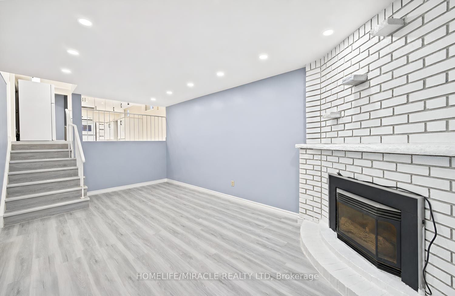 Photo 18 of 177 Westmore Drive S, Etobicoke, West Humber-Clairville — HOMEH
