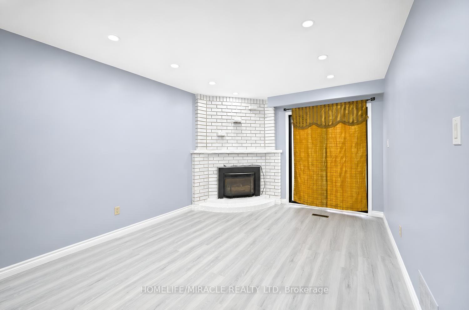 Photo 20 of 177 Westmore Drive S, Etobicoke, West Humber-Clairville — HOMEH