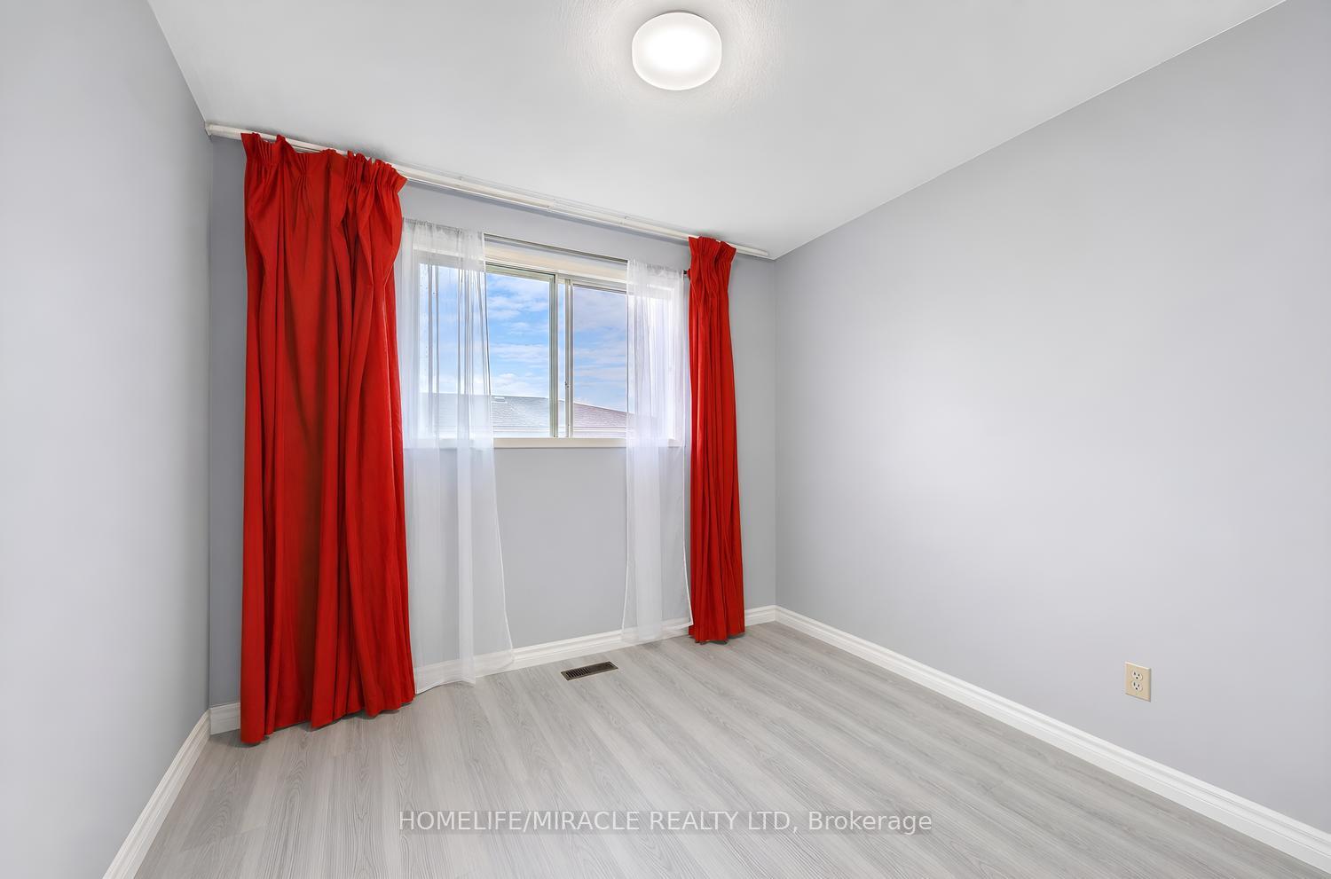 Photo 27 of 177 Westmore Drive S, Etobicoke, West Humber-Clairville — HOMEH