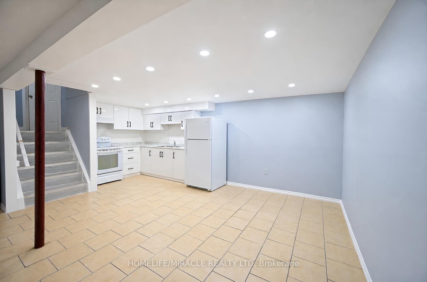 Photo 35 of 177 Westmore Drive S, Etobicoke, West Humber-Clairville — HOMEH