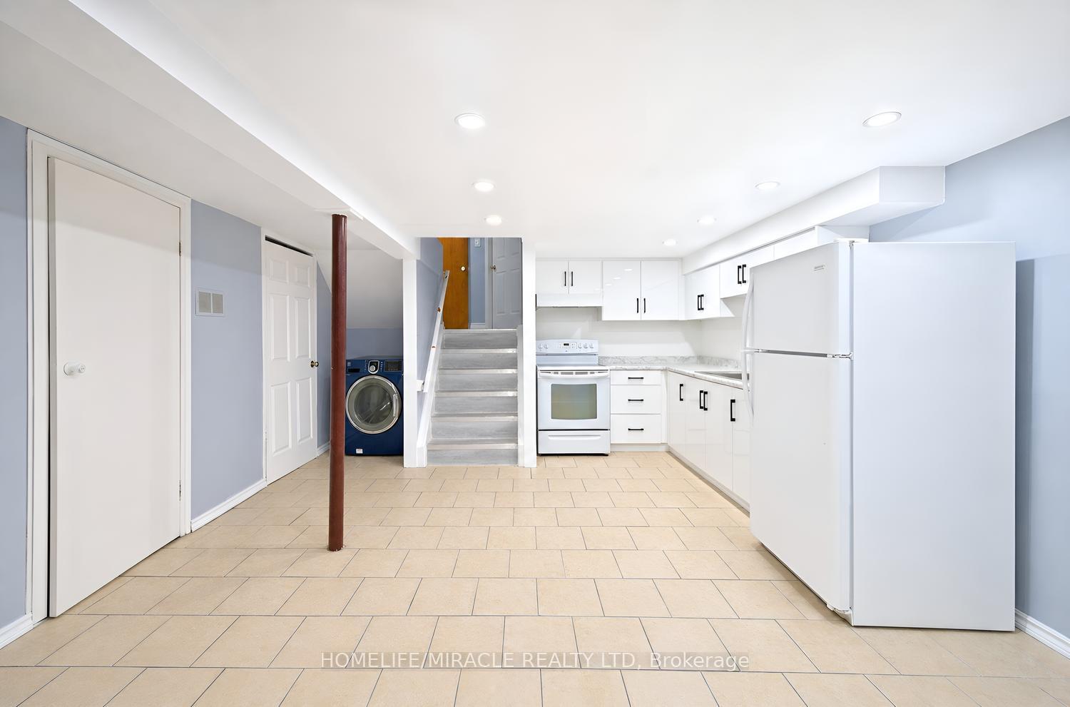 Photo 36 of 177 Westmore Drive S, Etobicoke, West Humber-Clairville — HOMEH
