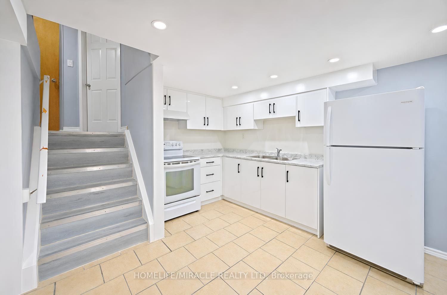 Photo 37 of 177 Westmore Drive S, Etobicoke, West Humber-Clairville — HOMEH
