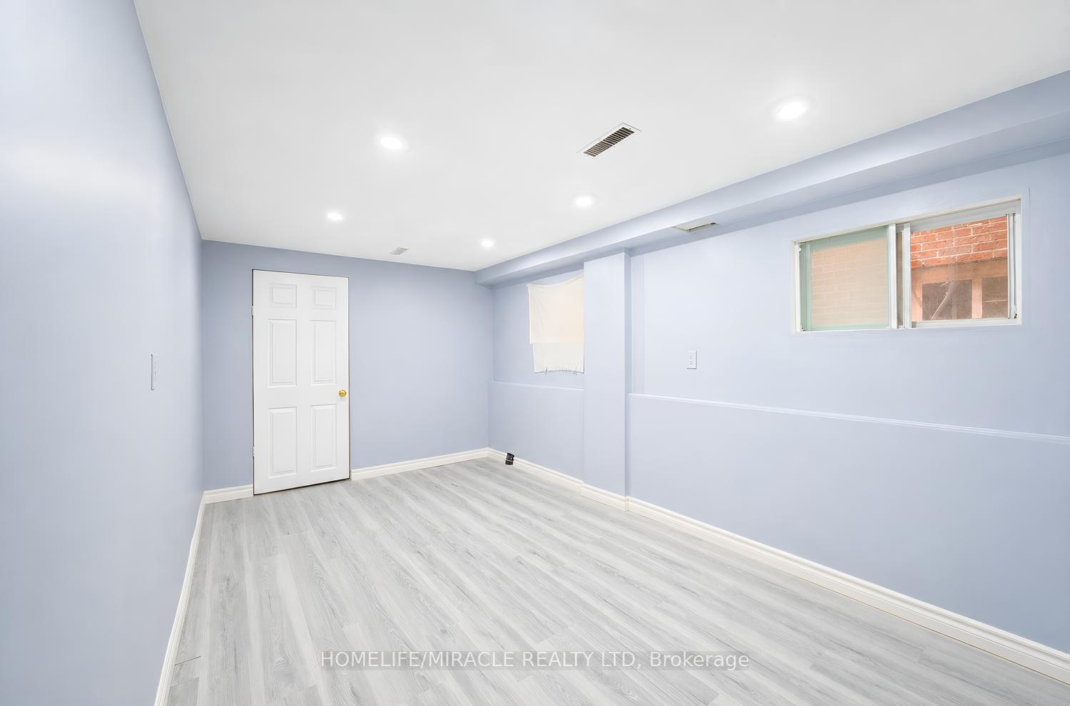 Photo 40 of 177 Westmore Drive S, Etobicoke, West Humber-Clairville — HOMEH