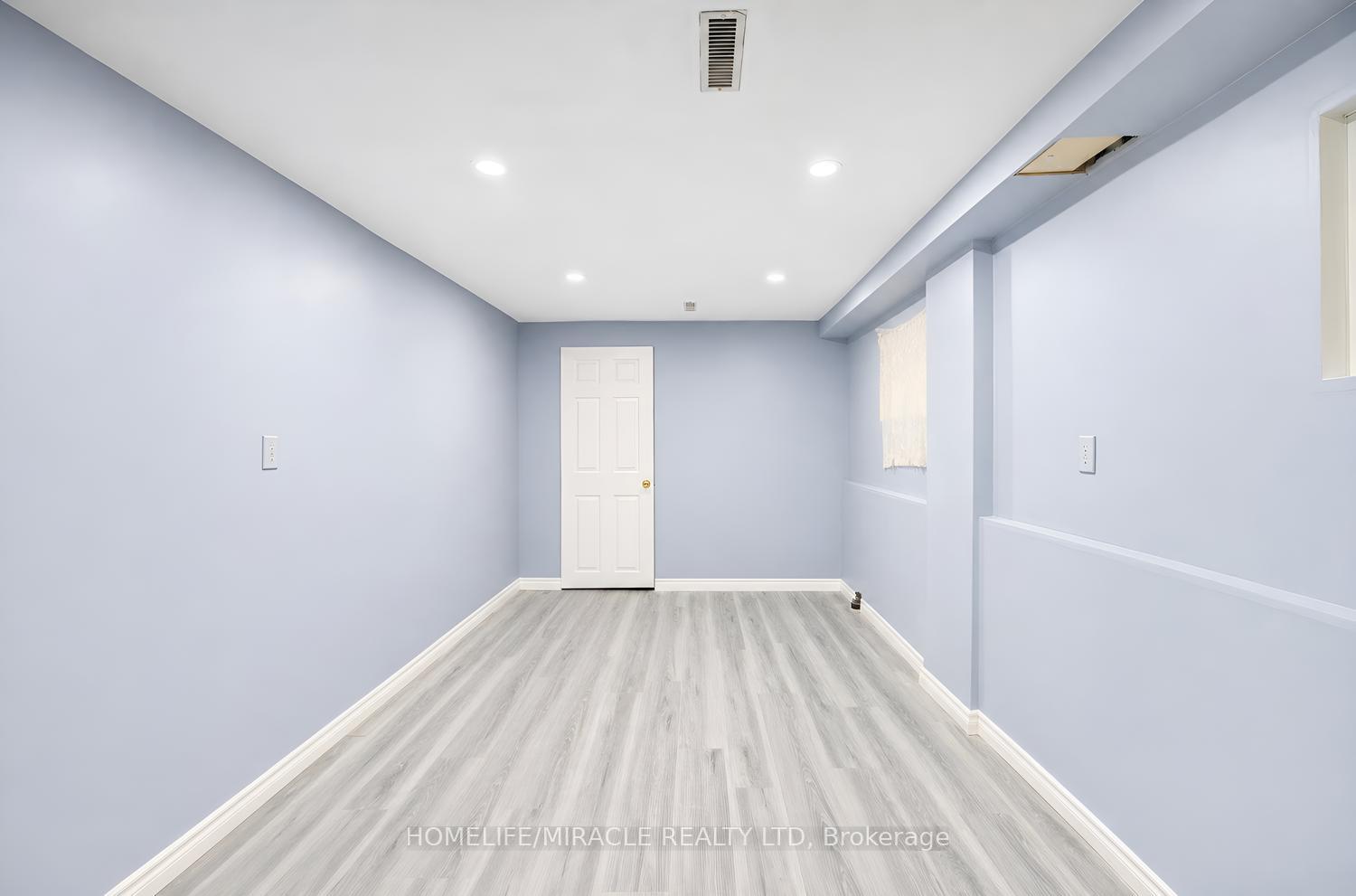 Photo 41 of 177 Westmore Drive S, Etobicoke, West Humber-Clairville — HOMEH