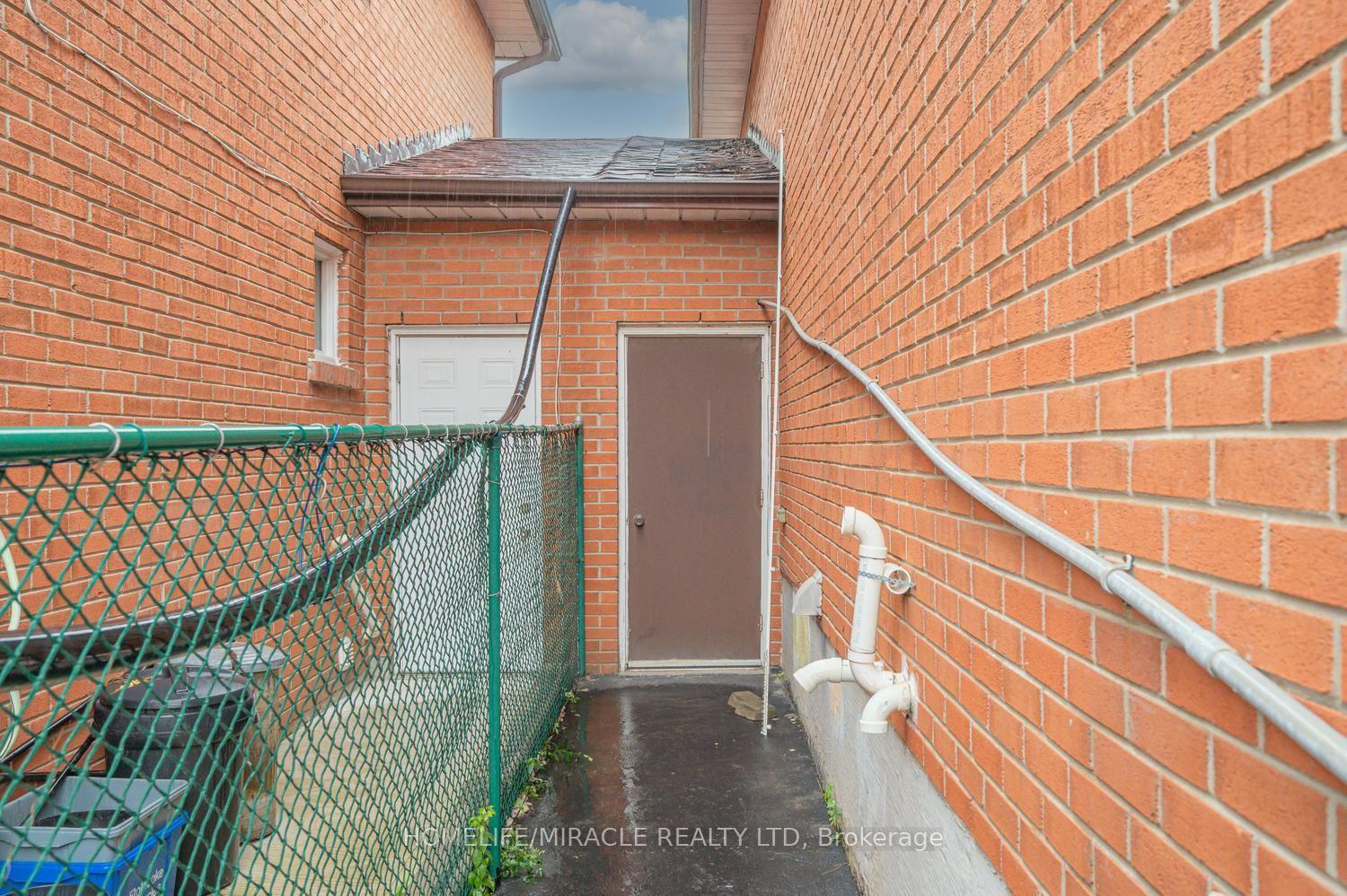 Photo 47 of 177 Westmore Drive S, Etobicoke, West Humber-Clairville — HOMEH