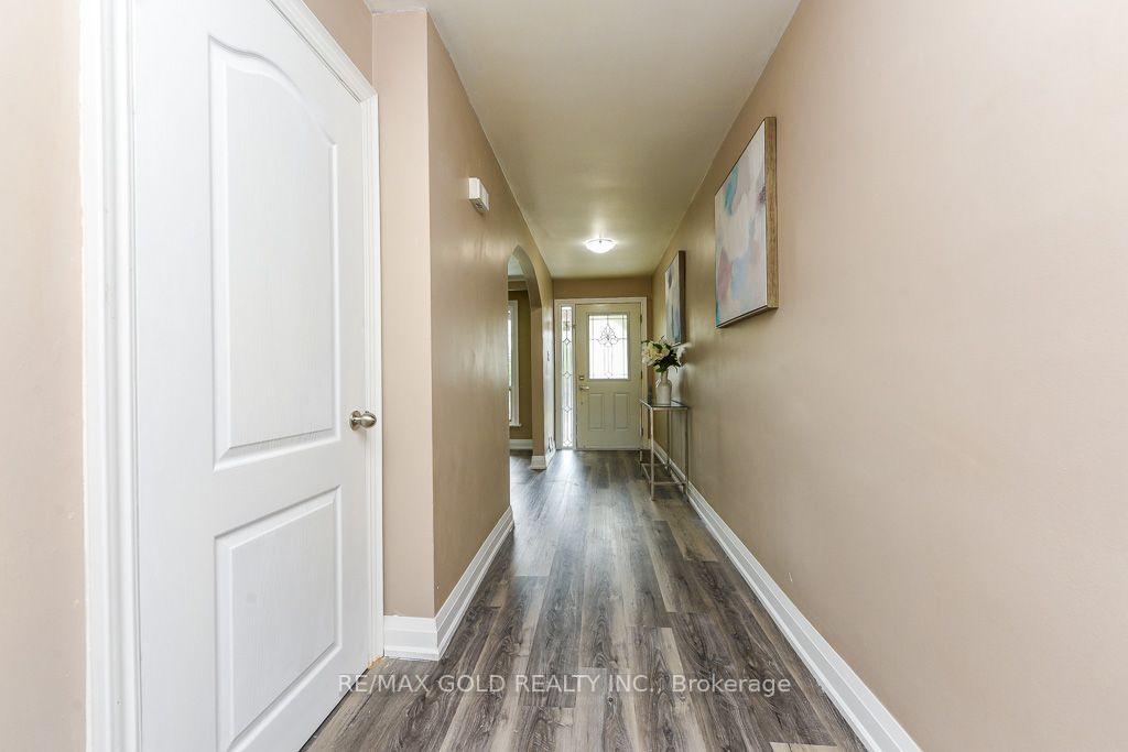 Photo 7 of 7624 Middleshire Drive, Mississauga, Malton — HOMEH