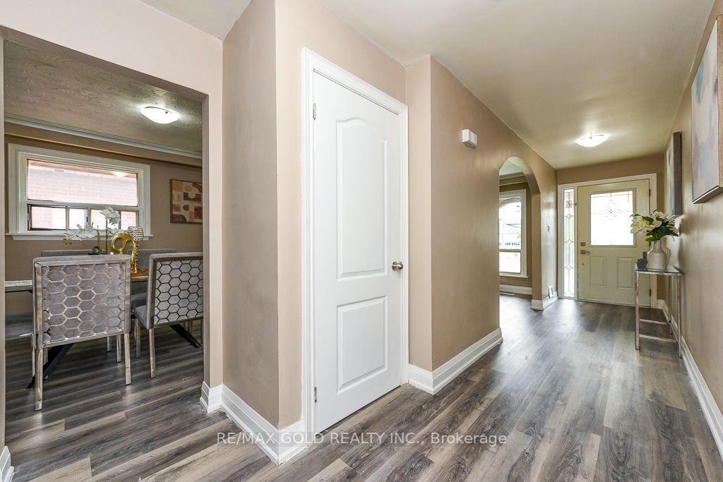 Photo 8 of 7624 Middleshire Drive, Mississauga, Malton — HOMEH
