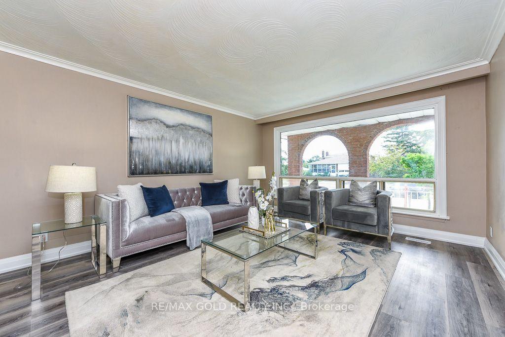 Photo 9 of 7624 Middleshire Drive, Mississauga, Malton — HOMEH