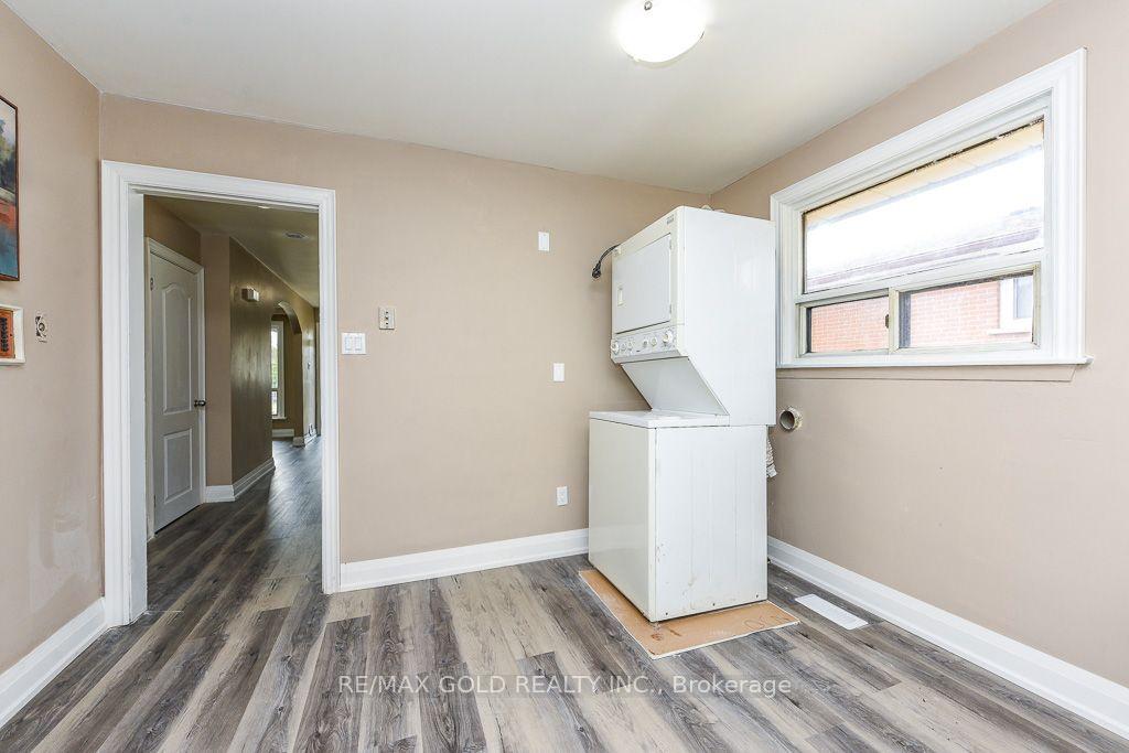 Photo 17 of 7624 Middleshire Drive, Mississauga, Malton — HOMEH