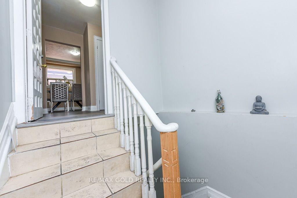 Photo 33 of 7624 Middleshire Drive, Mississauga, Malton — HOMEH