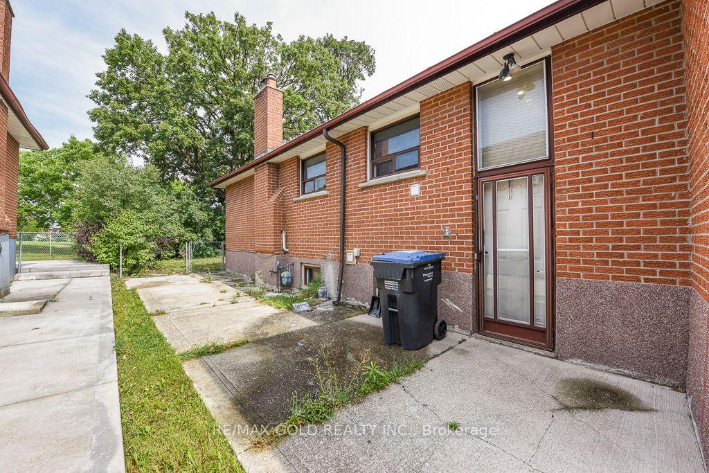 Photo 46 of 7624 Middleshire Drive, Mississauga, Malton — HOMEH