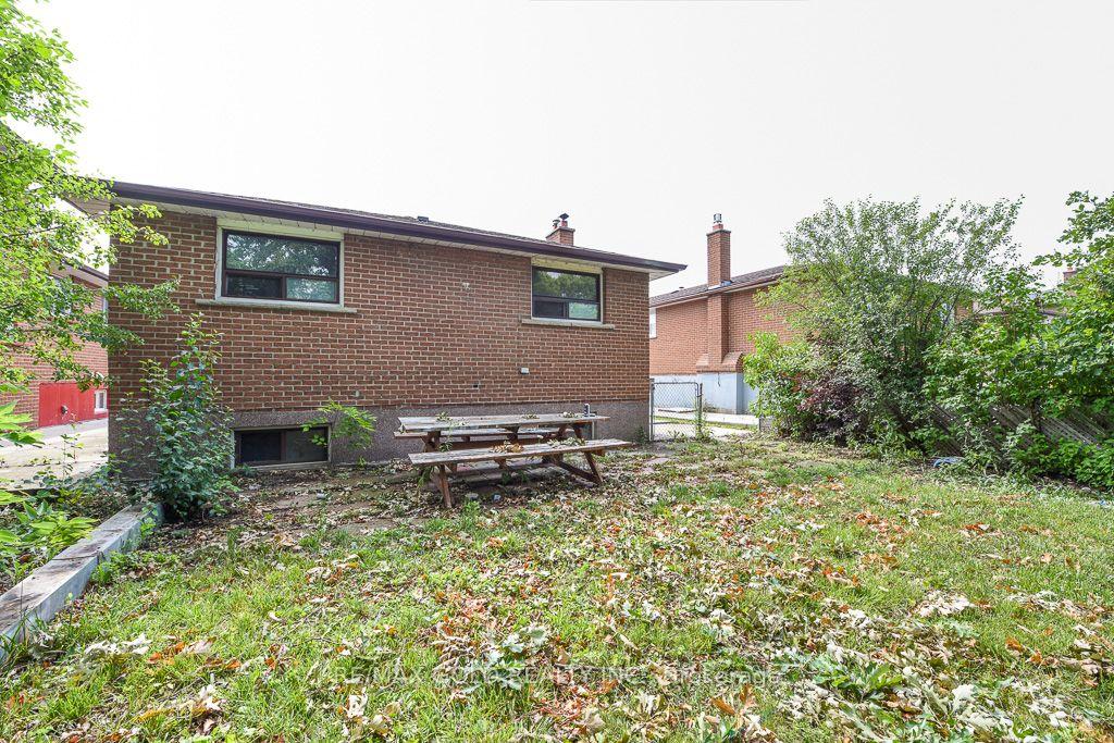 Photo 48 of 7624 Middleshire Drive, Mississauga, Malton — HOMEH