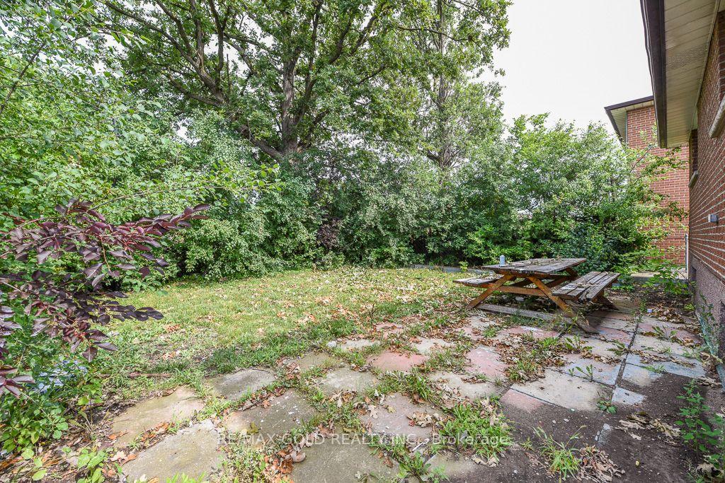 Photo 49 of 7624 Middleshire Drive, Mississauga, Malton — HOMEH