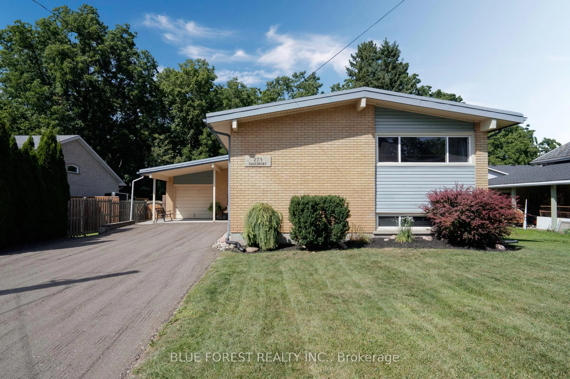 Front of 273 Saulsbury Street