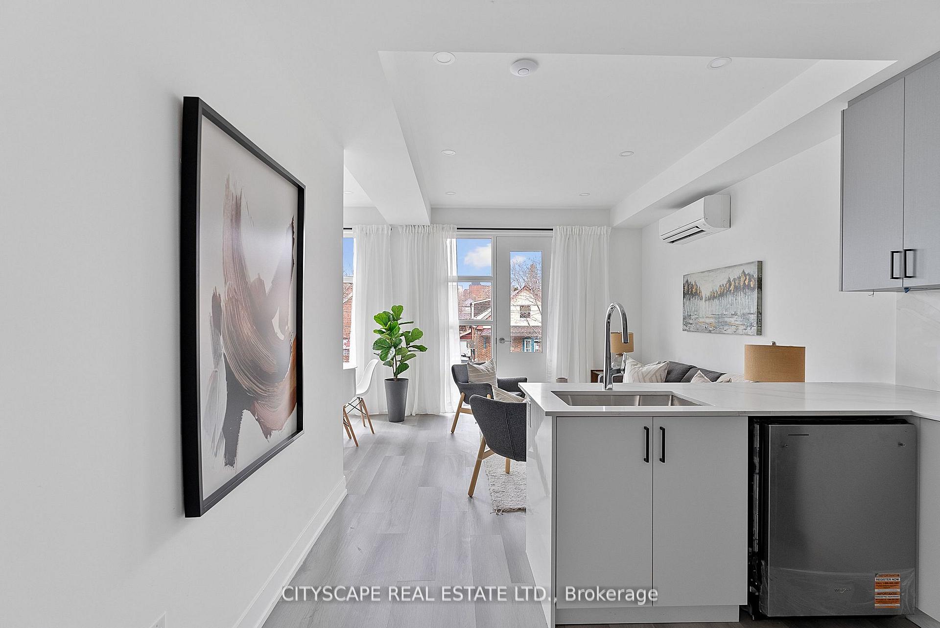 Photo 2 of Unit 3 (Upper), 587 Oakwood Avenue, Toronto, Oakwood Village — HOMEH