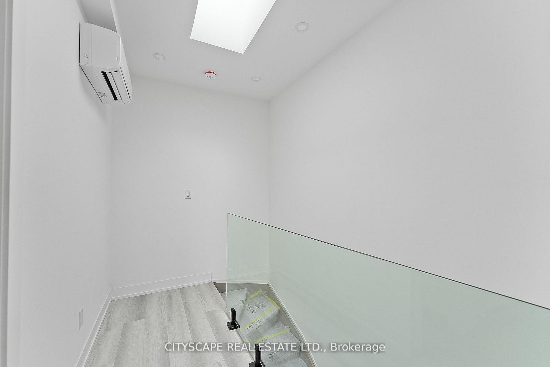 Photo 19 of Unit 3 (Upper), 587 Oakwood Avenue, Toronto, Oakwood Village — HOMEH