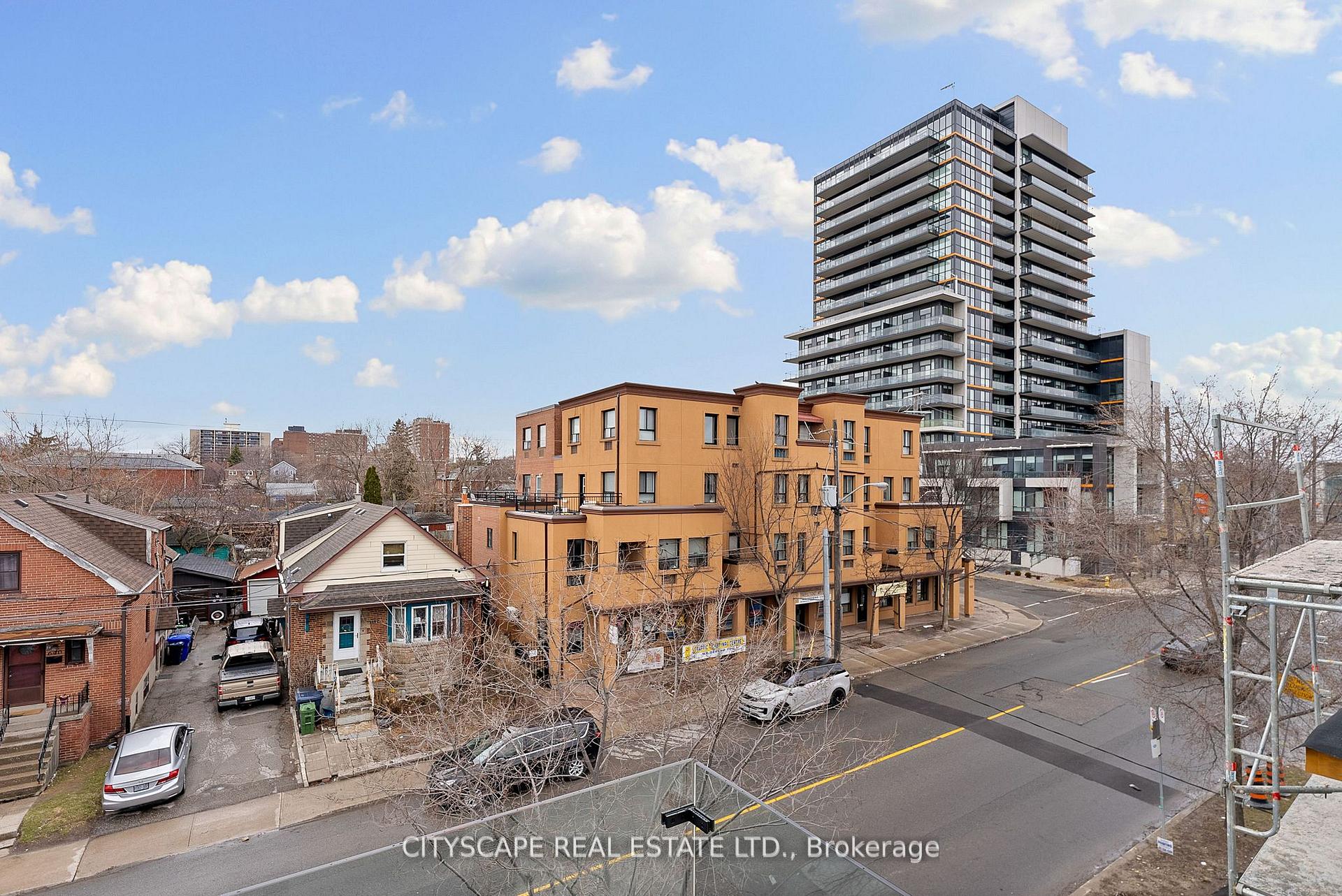 Photo 33 of Unit 3 (Upper), 587 Oakwood Avenue, Toronto, Oakwood Village — HOMEH