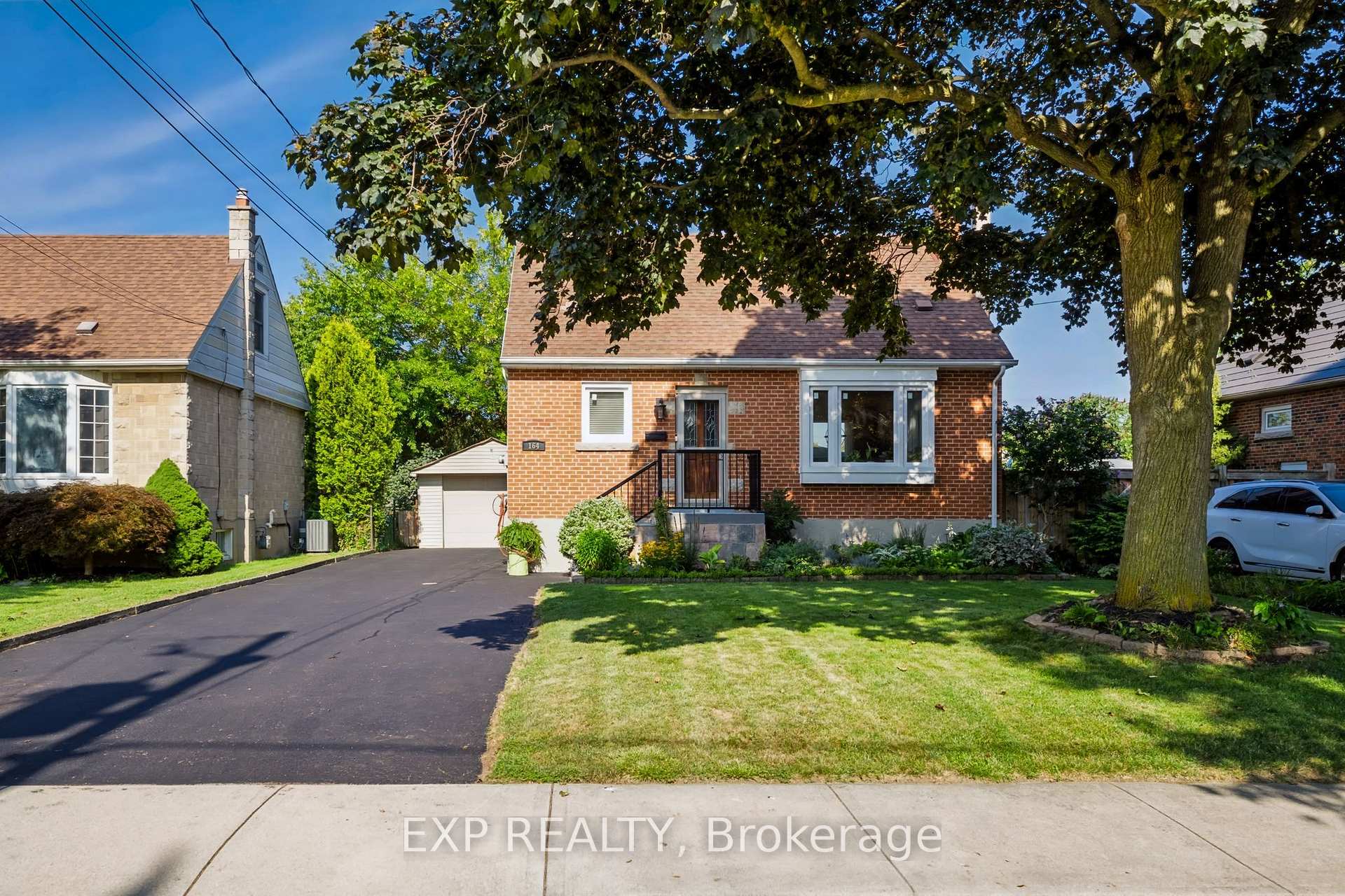 Photo 2 of 164 Charlotte Street, Hamilton, Rosedale — HOMEH