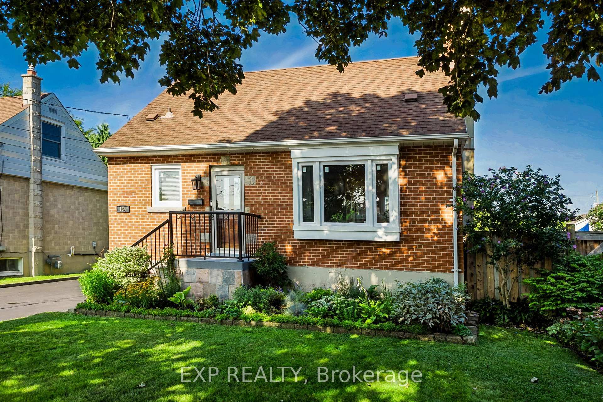 Photo 3 of 164 Charlotte Street, Hamilton, Rosedale — HOMEH