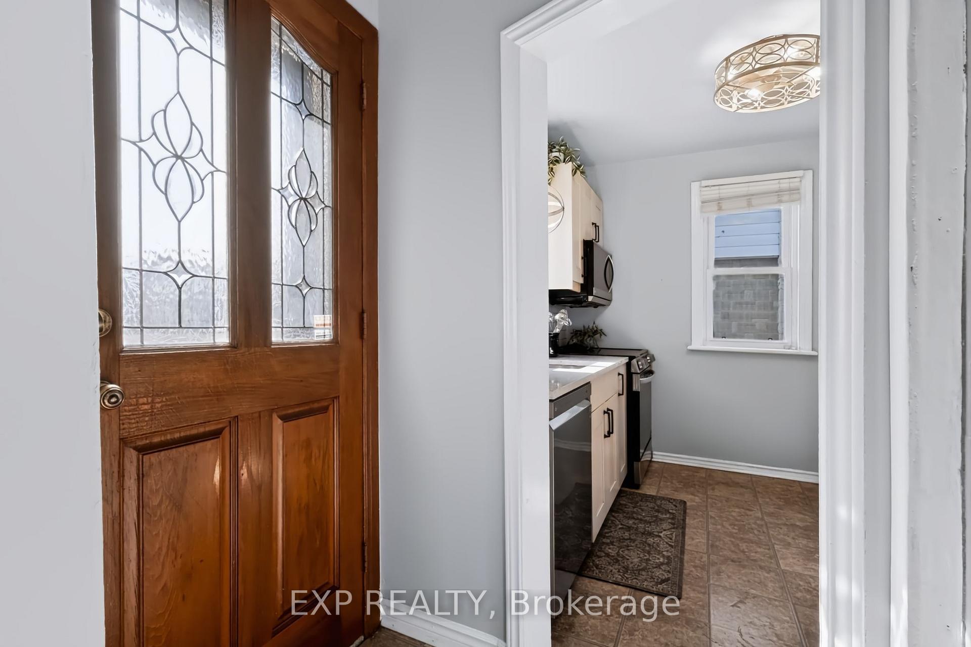 Photo 5 of 164 Charlotte Street, Hamilton, Rosedale — HOMEH