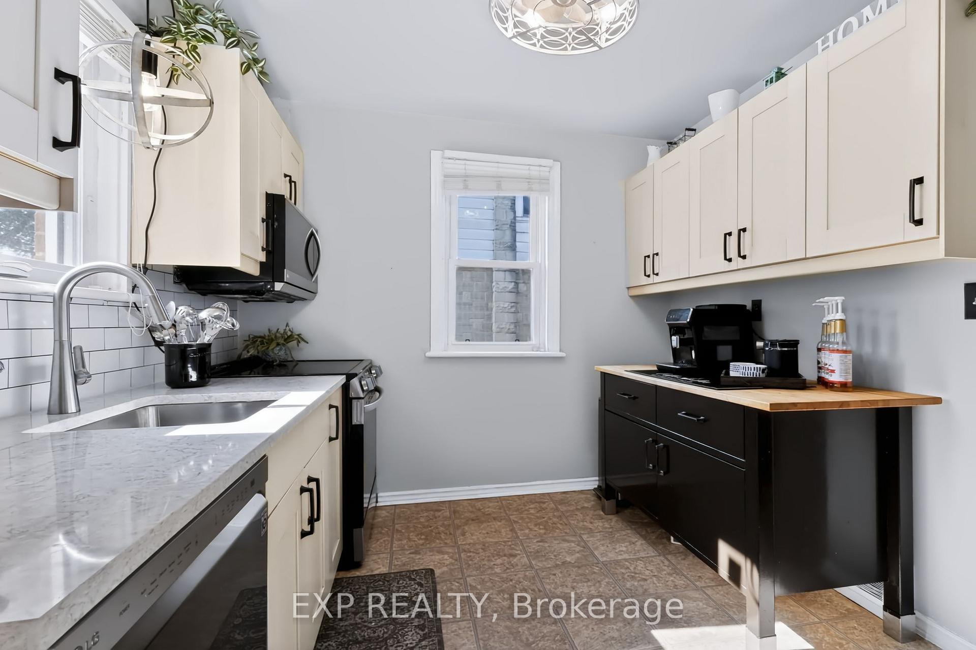 Photo 7 of 164 Charlotte Street, Hamilton, Rosedale — HOMEH