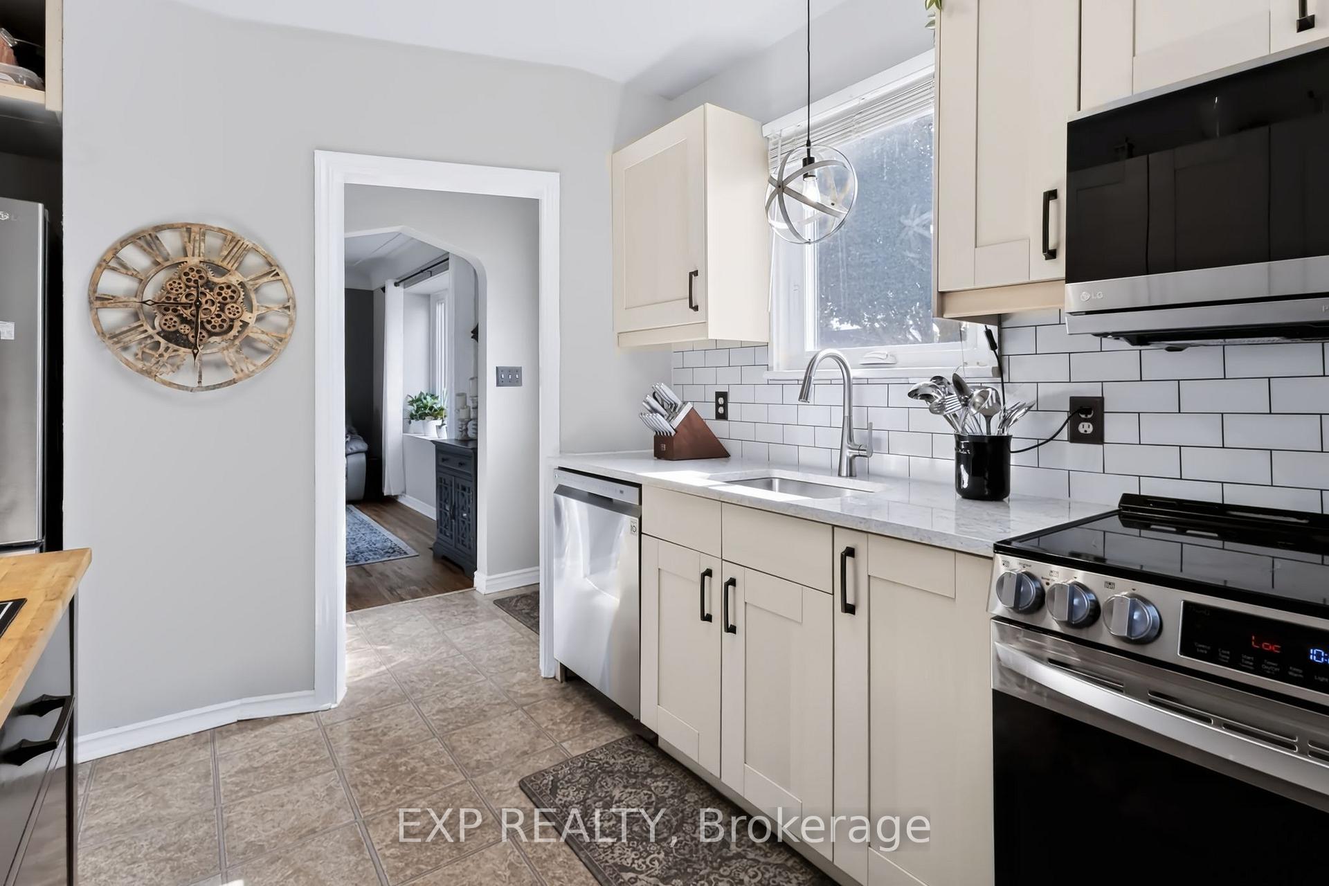 Photo 8 of 164 Charlotte Street, Hamilton, Rosedale — HOMEH