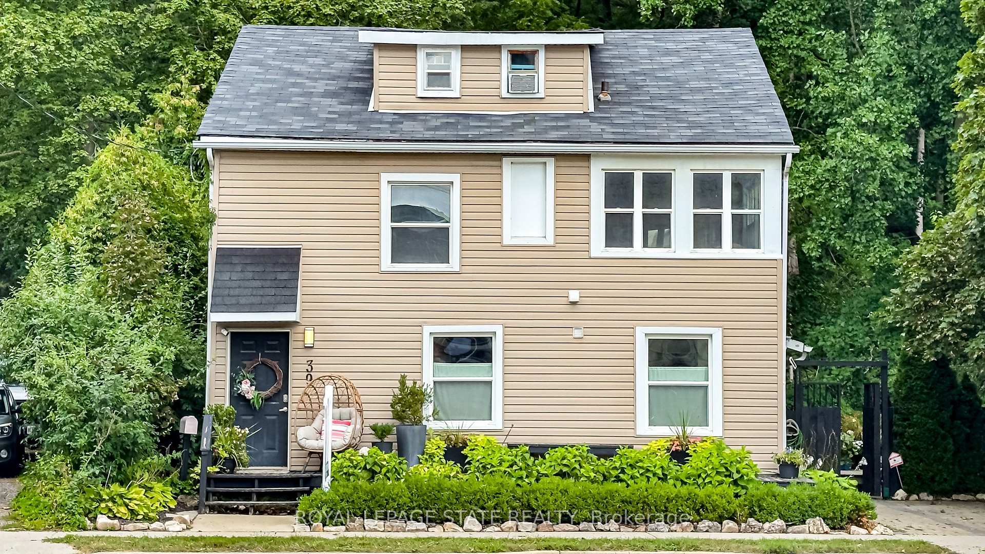 Photo of 39 Park Street E