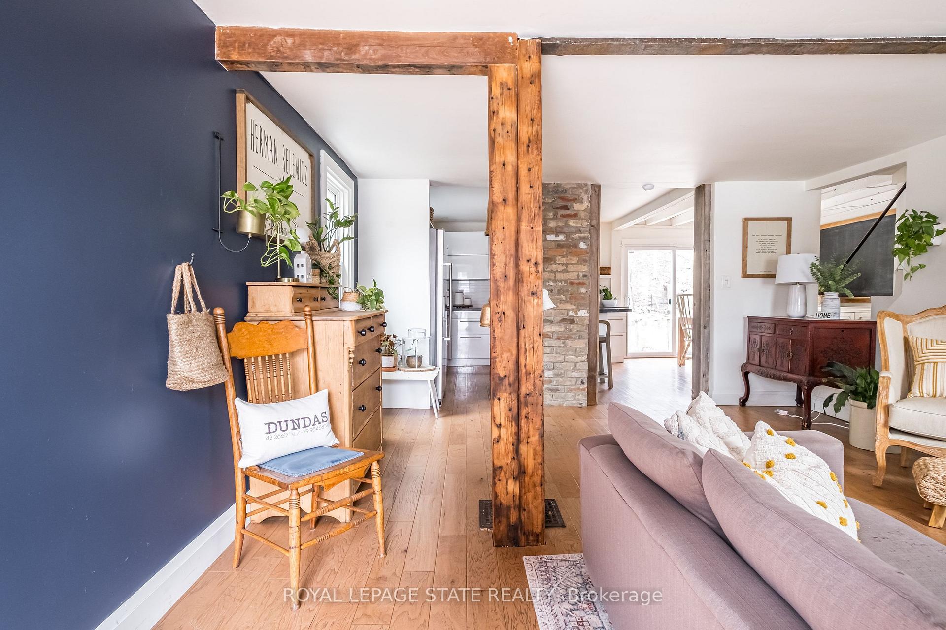 Photo 4 of 39 Park Street E, Hamilton, Dundas — HOMEH