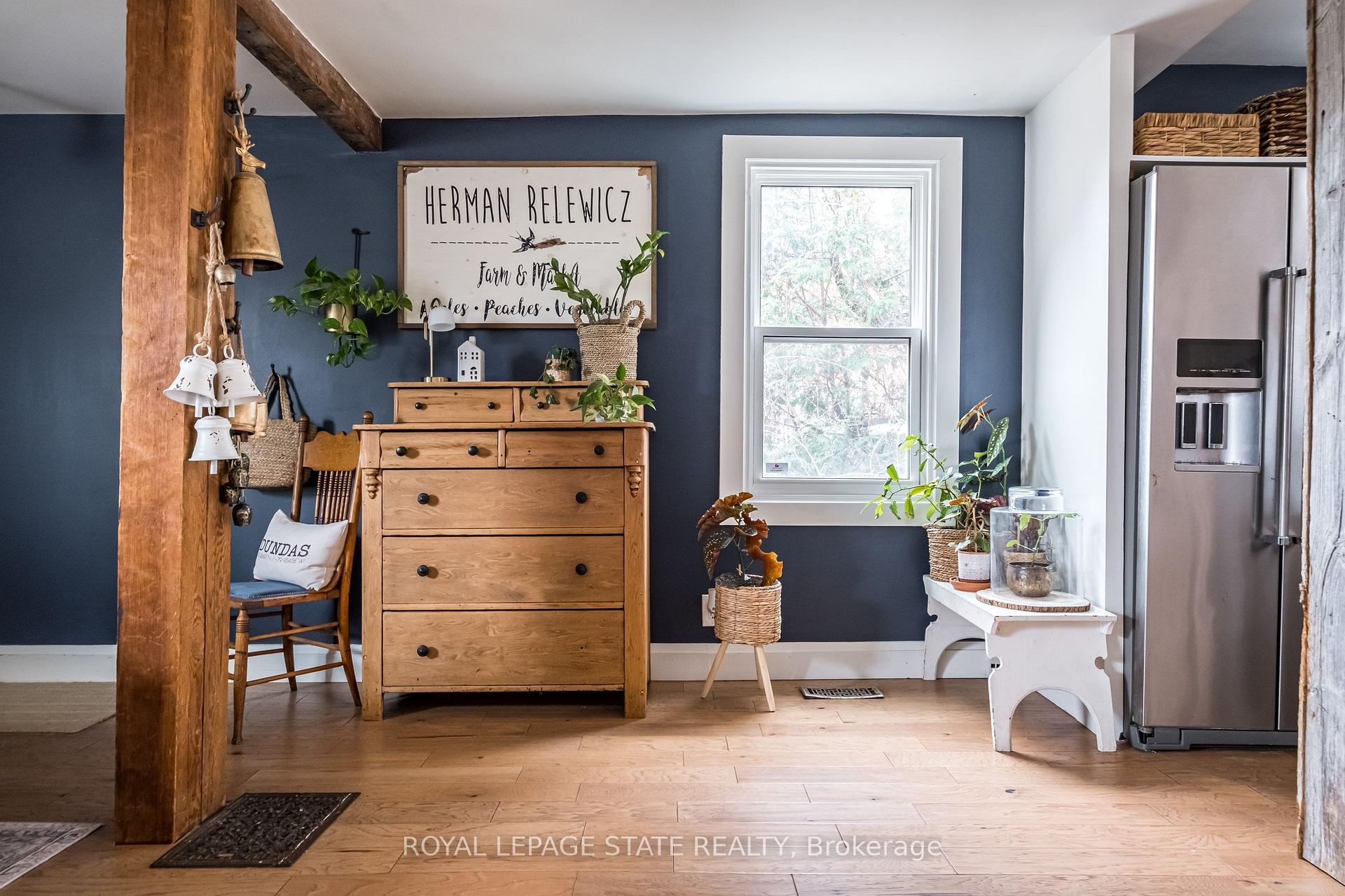 Photo 10 of 39 Park Street E, Hamilton, Dundas — HOMEH