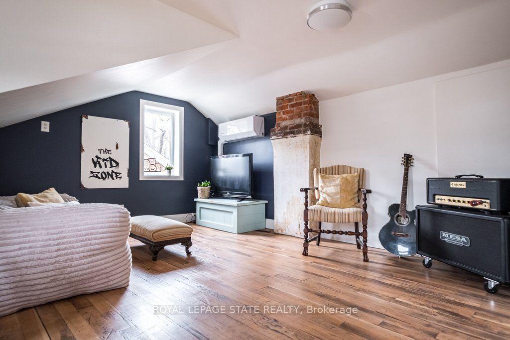 Photo 43 of 39 Park Street E, Hamilton, Dundas — HOMEH