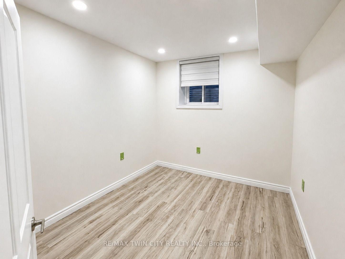 Photo 4 of Unit Basement, 166 Ladyslipper Drive, Waterloo, Columbia Forest/Clair Hills — HOMEH