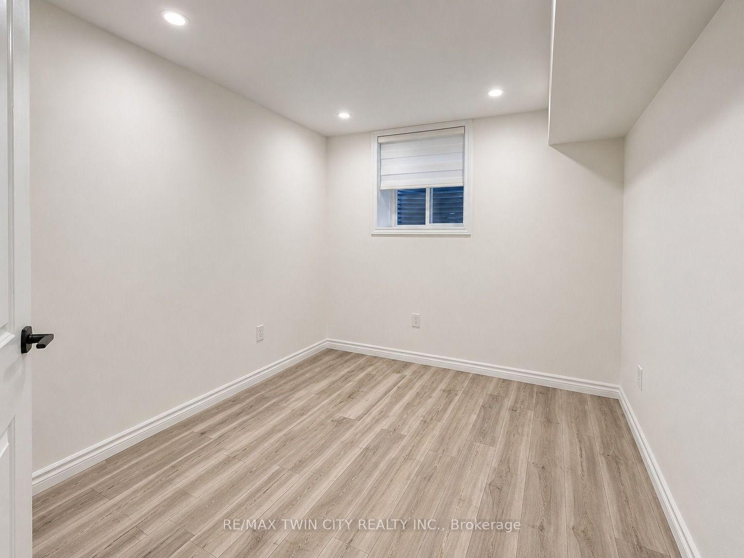Photo 5 of Unit Basement, 166 Ladyslipper Drive, Waterloo, Columbia Forest/Clair Hills — HOMEH