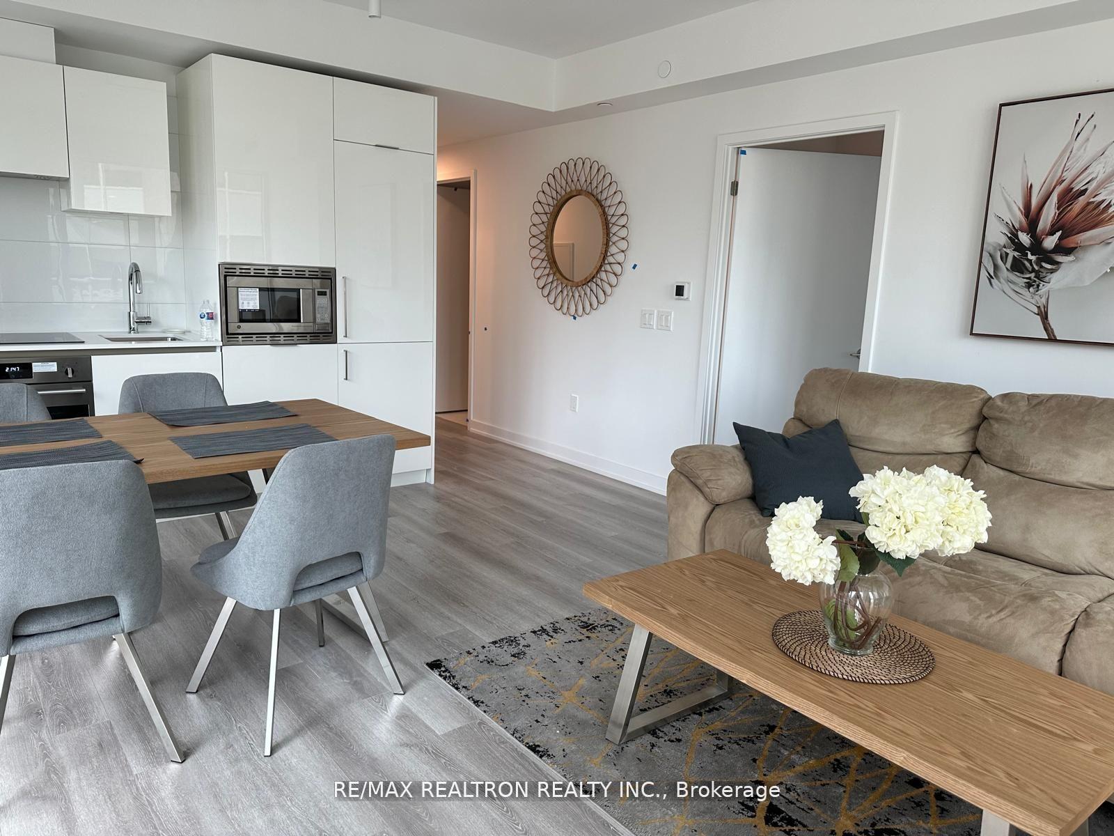 Photo 5 of Unit 926, 230 Simcoe Street, Toronto, University — HOMEH