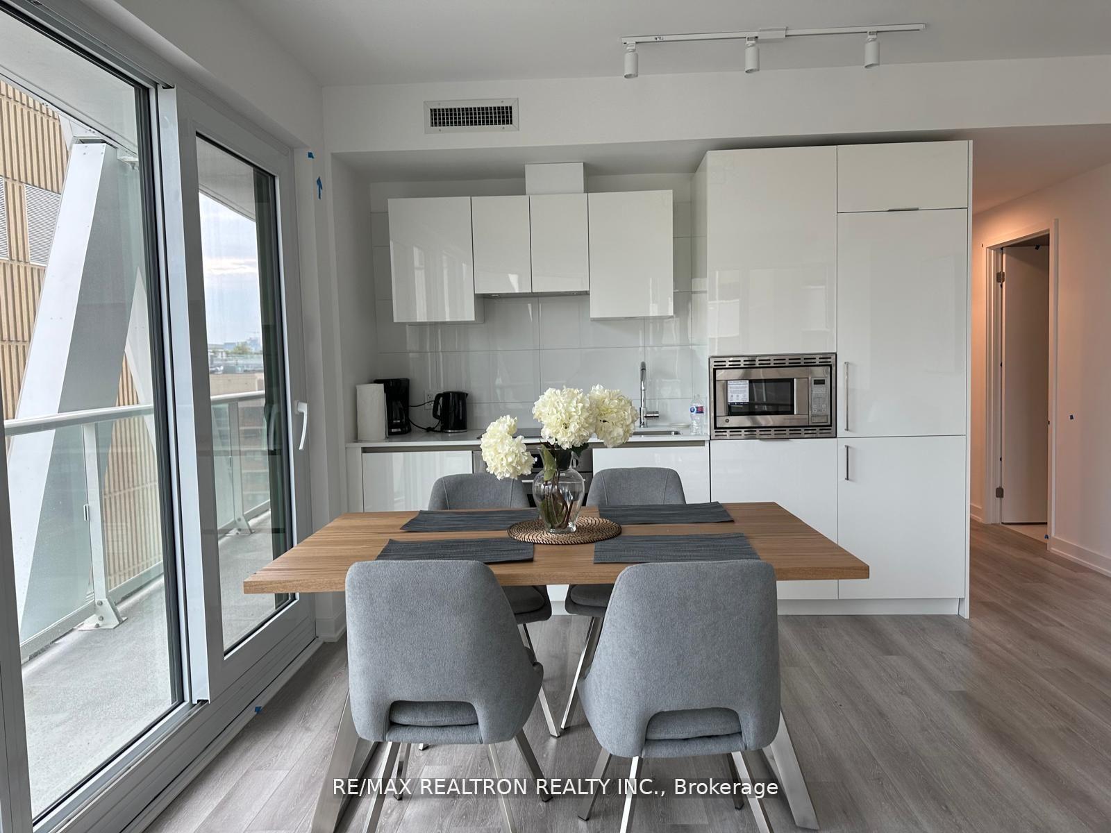 Photo 6 of Unit 926, 230 Simcoe Street, Toronto, University — HOMEH