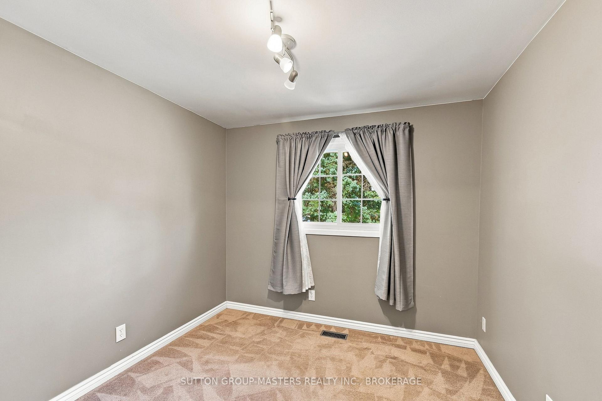 Photo 32 of 795 Safari Drive, Kingston, North of Taylor-Kidd Blvd — HOMEH