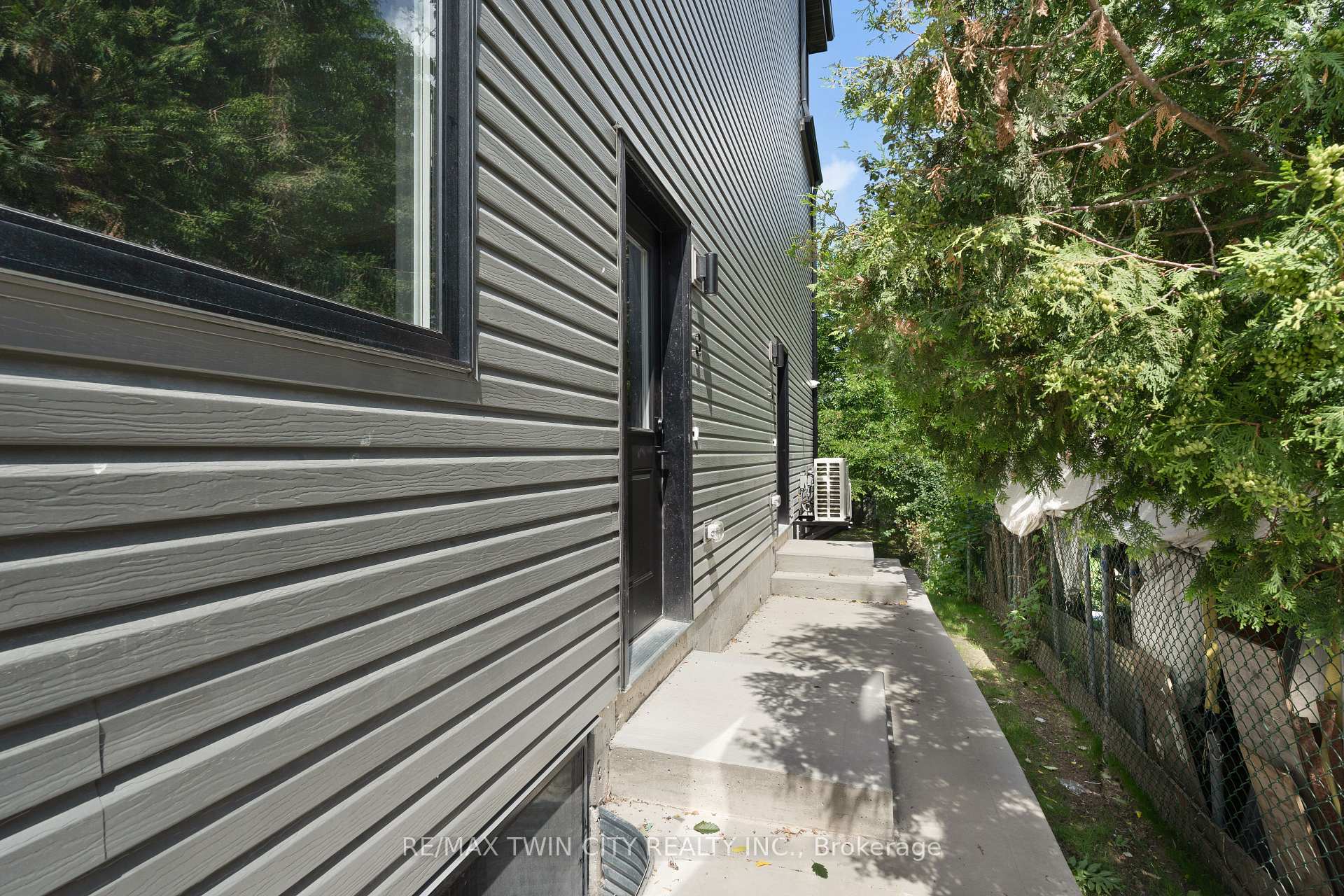 Photo 3 of Unit 3, 220 Heiman Street, Kitchener, Southdale — HOMEH