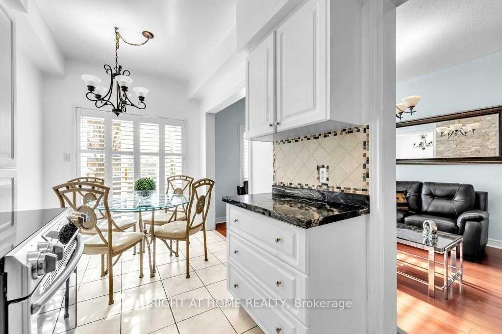 Photo 4 of 558 Legresley Lane, Newmarket, Gorham-College Manor — HOMEH